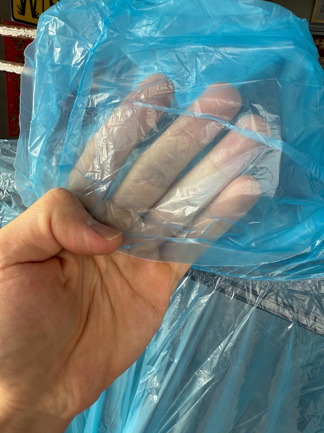 EMERGENCY PONCHO / DISPOSABLE PONCHO