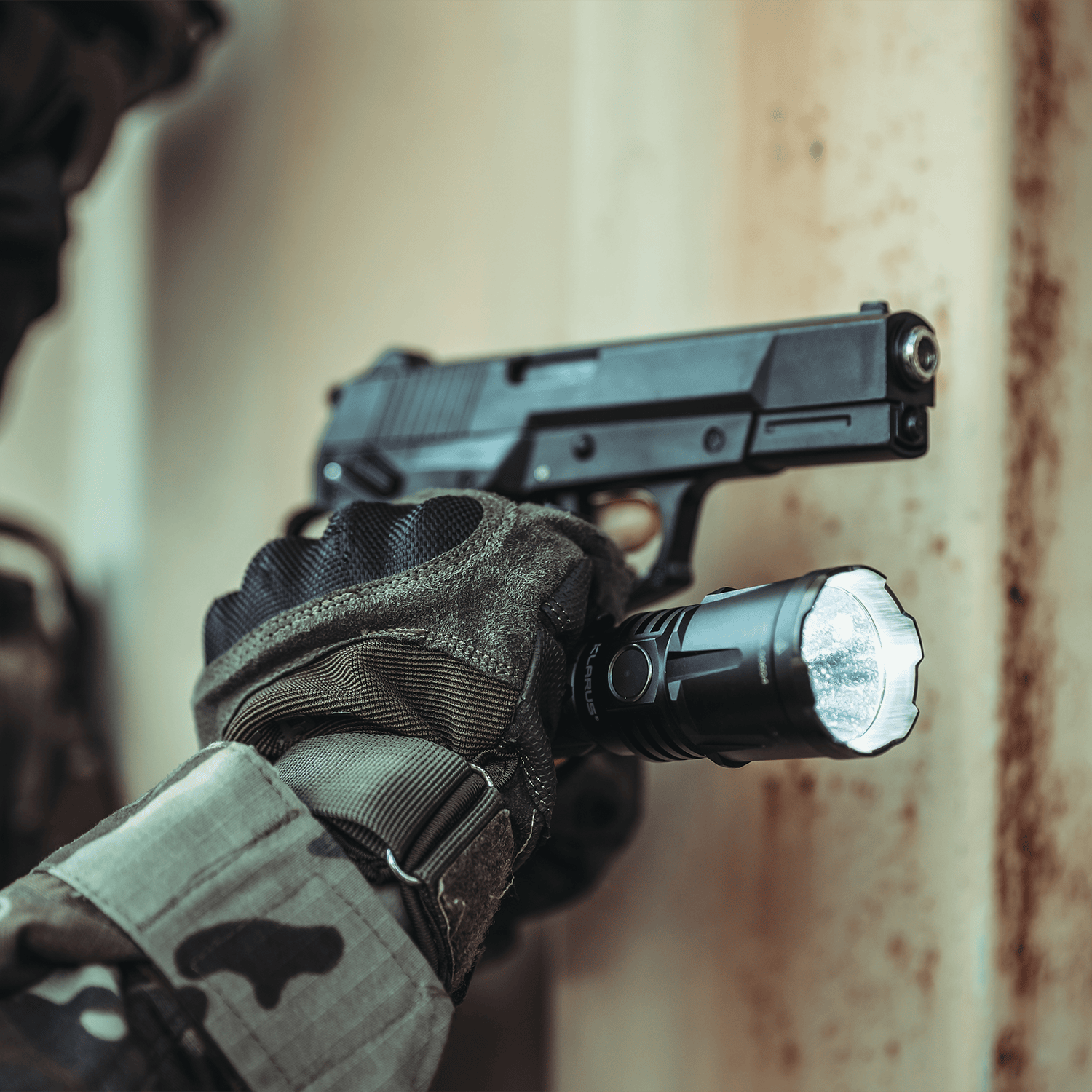 KLARUS XT11GT PRO V3.0 USB-C RECHARGEABLE TACTICAL LED FLASHLIGHT (USES 1 X 18650 INCLUDED) - 3300 LUMENS