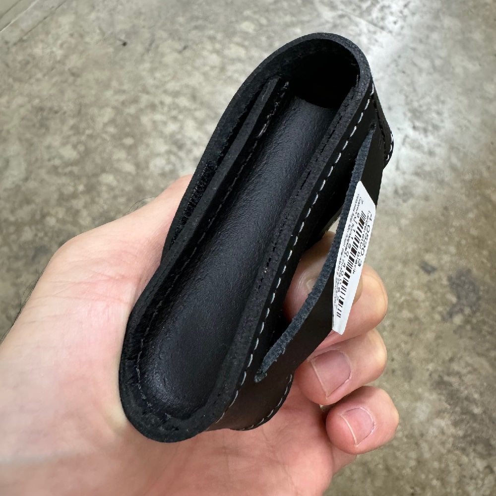 VICTORINOX LEATHER BELT POUCH, SMALL- SUITABLE FOR 91MM KNIVES (BLACK)