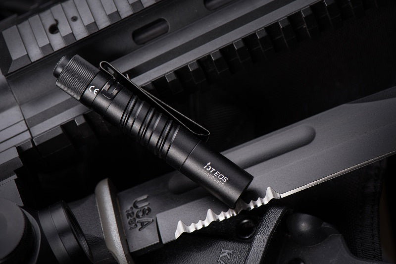 OLIGHT I3T 2 EOS DUAL OUTPUT SLIM EDC FLASHLIGHT (BATTERY INCLUDED) - 200 LUMENS - BLACK