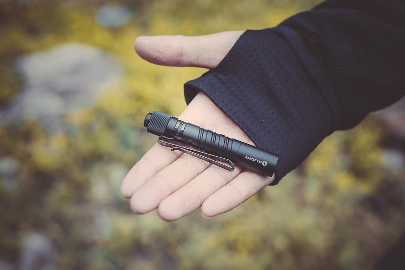 OLIGHT I3T 2 EOS DUAL OUTPUT SLIM EDC FLASHLIGHT (BATTERY INCLUDED) - 200 LUMENS - BLACK