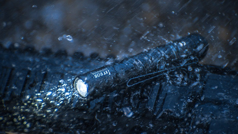 OLIGHT I3T 2 EOS DUAL OUTPUT SLIM EDC FLASHLIGHT (BATTERY INCLUDED) - 200 LUMENS - BLACK