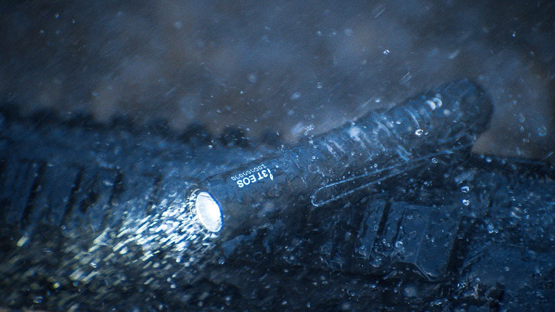 OLIGHT I3T 2 EOS DUAL OUTPUT SLIM EDC FLASHLIGHT (BATTERY INCLUDED) - 200 LUMENS - BLACK