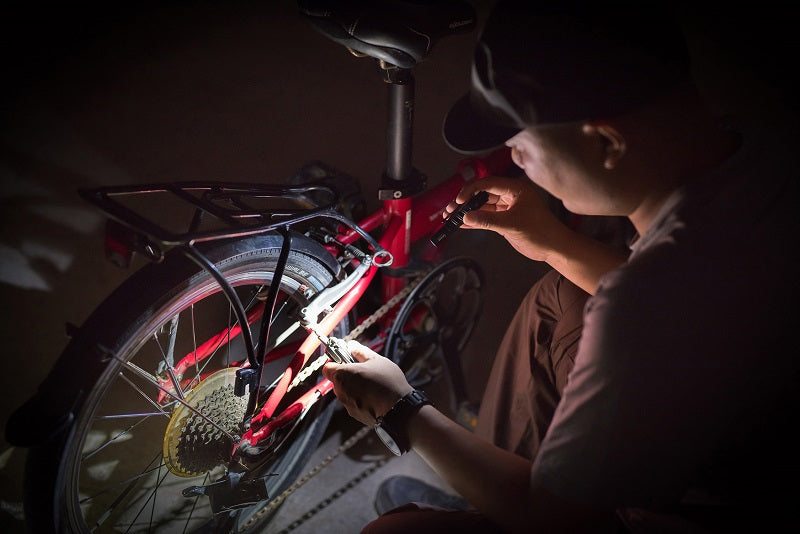 OLIGHT I3T 2 EOS DUAL OUTPUT SLIM EDC FLASHLIGHT (BATTERY INCLUDED) - 200 LUMENS - BLACK