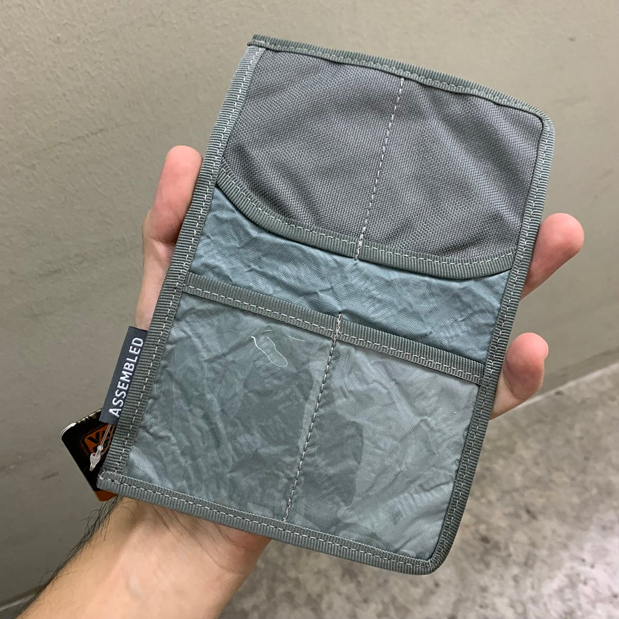 VANQUEST CACHE 2.0 RFID-BLOCKING WALLET (STOCK KEEP TOO LONG, INNER MATERIAL A BIT STICKY)