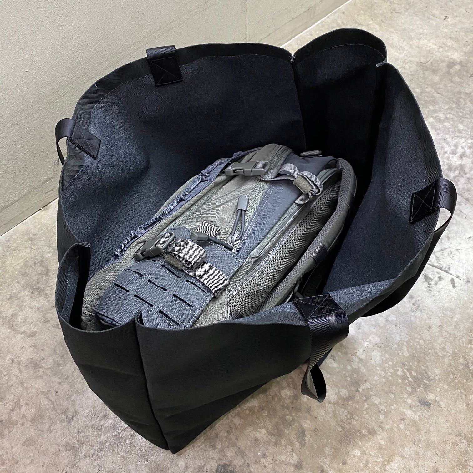 MIL-SPEC BIG BIG TOTE BAG - 1000 DENIER CORDURA (RED)