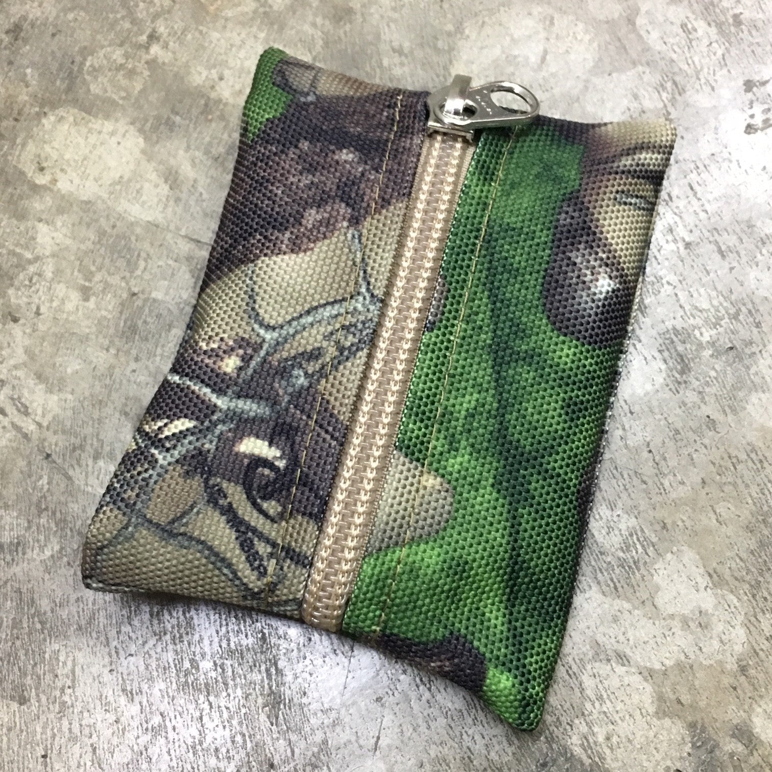 MIL-SPEC KEY WALLET WITH CARD POCKET - 1000 DENIER CORDURA (TRUE TIMBER HTC SPRING)