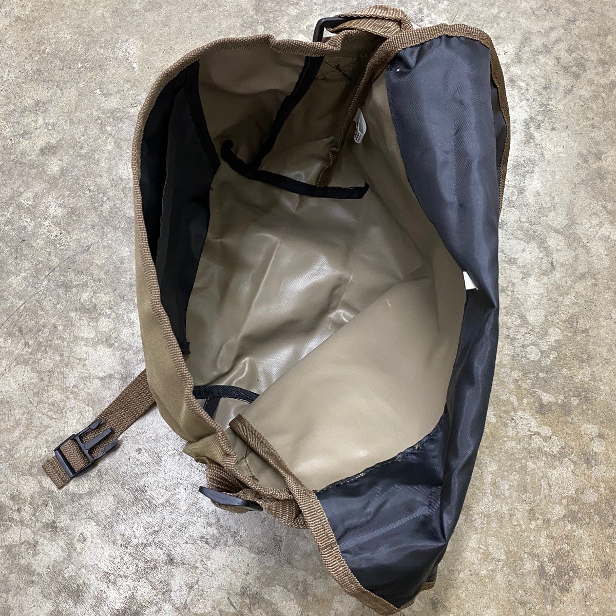 D&G SOLDIERTALK RECCE SLING BAG