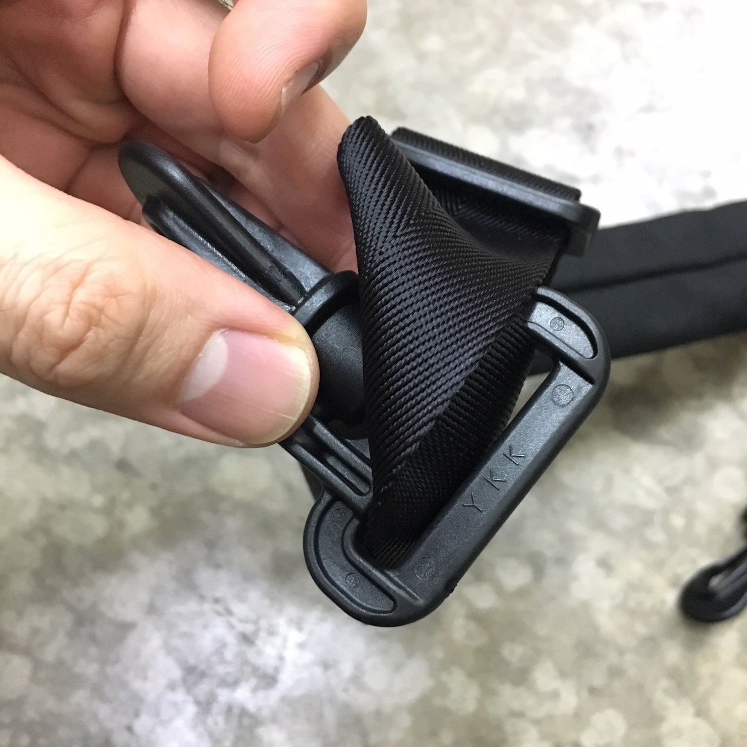 MIL-SPEC PADDED SHOULDER STRAP USING YKK SWIVEL HOOKS - MULTICAM