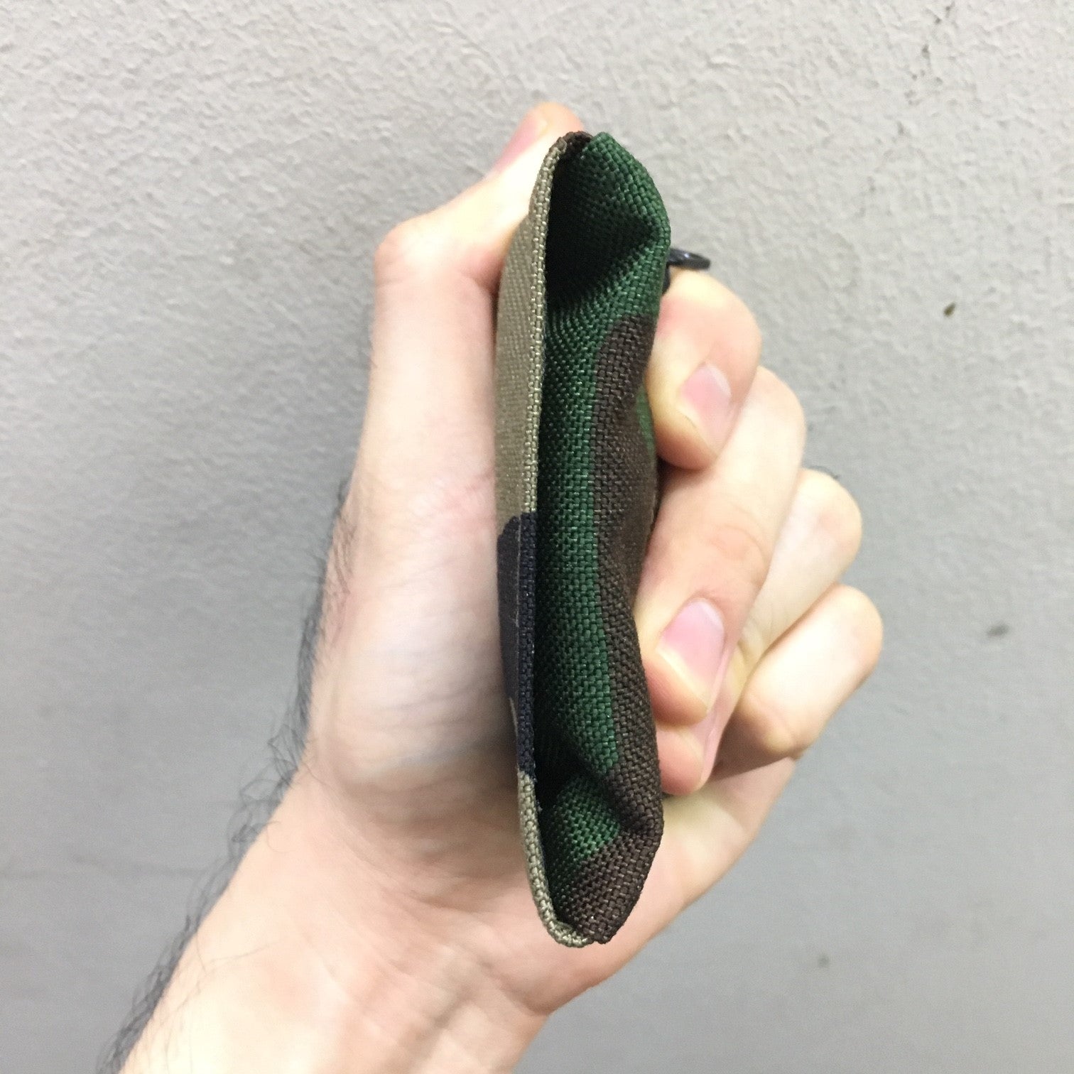 MIL-SPEC KEY WALLET WITH CARD POCKET - 1000 DENIER CORDURA (US WOODLAND)