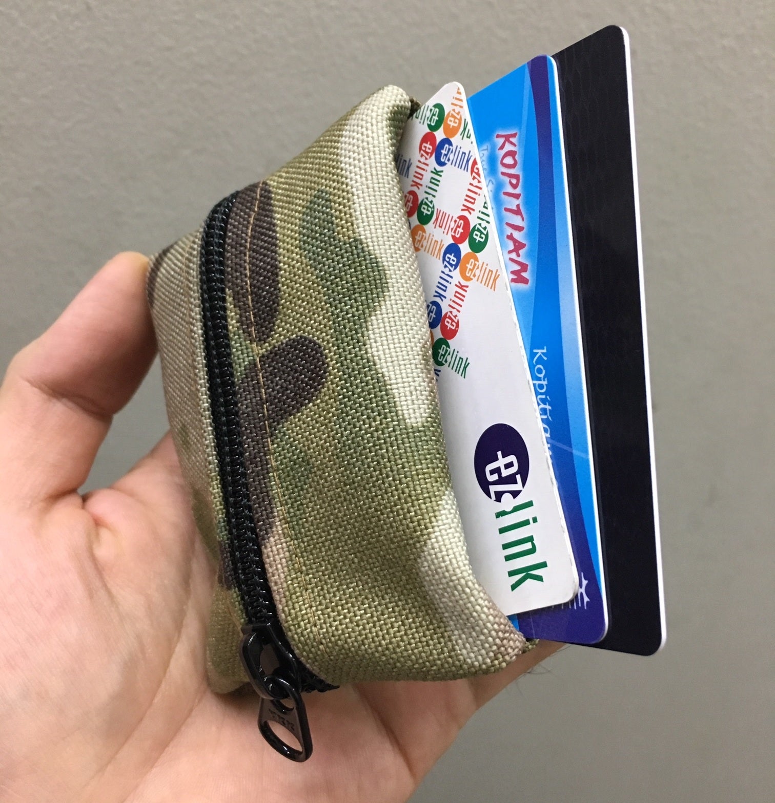 MIL-SPEC KEY WALLET WITH CARD POCKET - 1000 DENIER CORDURA (TRUE TIMBER HTC SPRING)