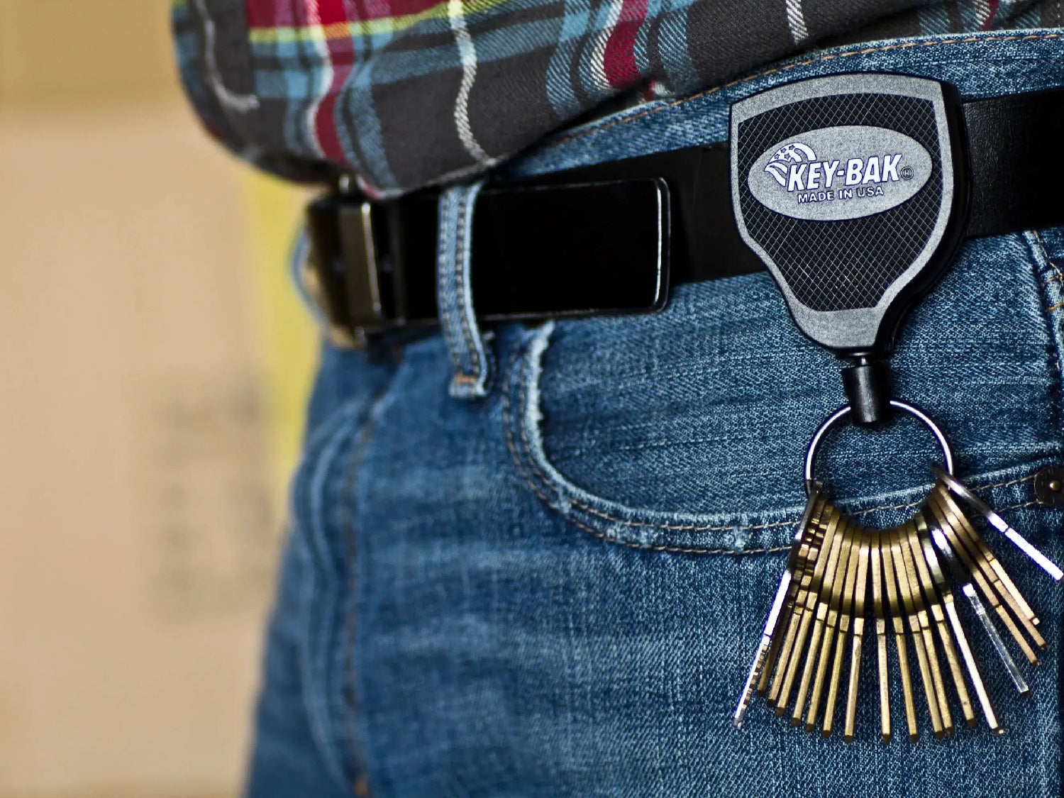 KEY-BAK SUPER48 HEAVY DUTY RETRACTABLE KEYCHAIN WITH BALL-JOINT LOCK (48" KEVLAR CORD)