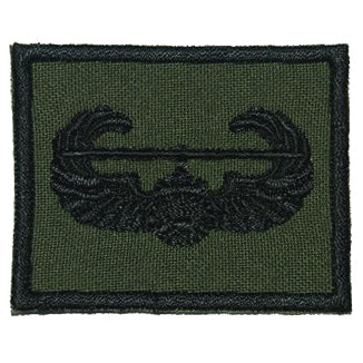 US AIR ASSAULT BADGE - OD GREEN