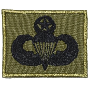 US MASTER PARACHUTIST BADGE - OLIVE GREEN